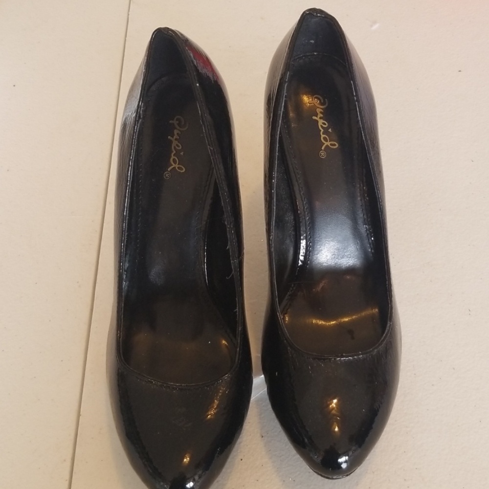 Qupid black patent heel
